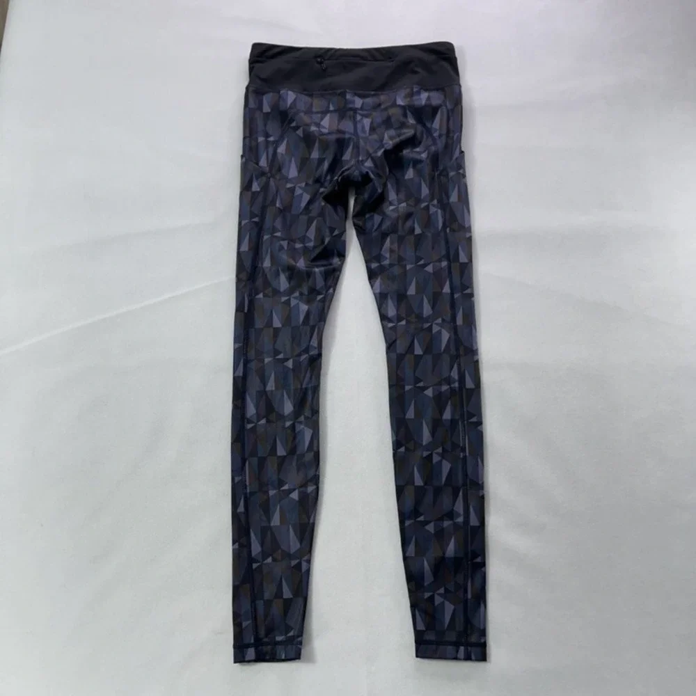 Lululemon‎ Speed Tight Women 6 Stained Glass / Black Pockets